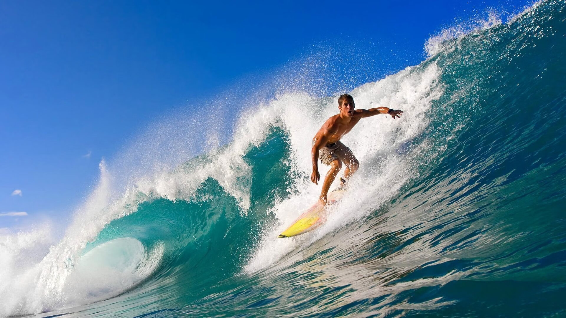 爱游戏中国官方登录入口网站-球场上的“战术大师”：揭示球队胜利密码，球员战术意识